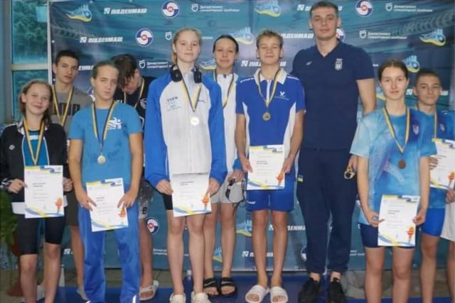 Криворожские пловцы и пловчихи завоевали 17 наград на соревнованиях