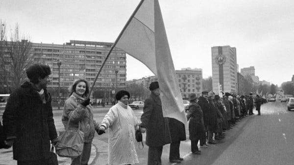 «Живая цепь» 1990 года