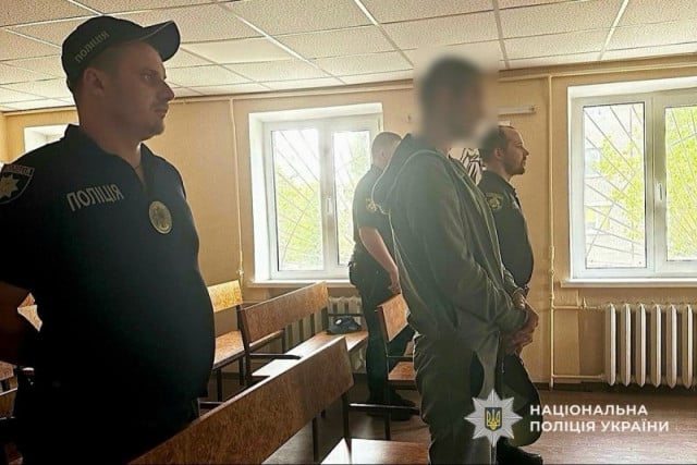 Полиция Кривого Рога задержала подозреваемого в ограблении магазина