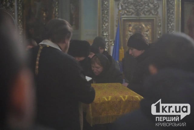 В Кривом Роге простились с погибшим военным Валерием Совой