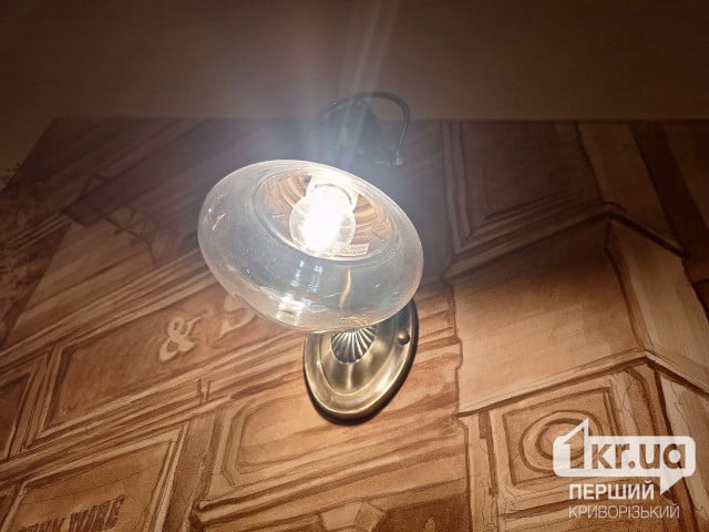 Более 78 тысяч домов Днепропетровщины после обстрелов снова со светом