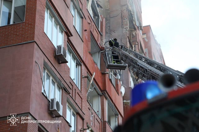 В Днепре из-за ракетной атаки пострадали 12 человек, среди них – беременная женщина