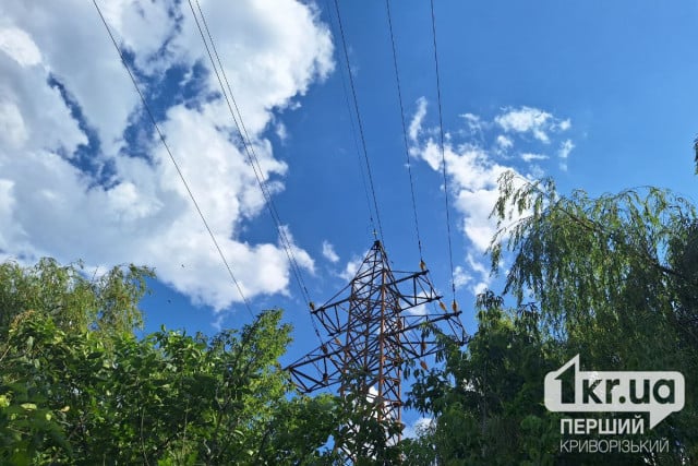 На Днепропетровщине россияне атаковали подстанцию дронами, ранен сотрудник ГСЧС