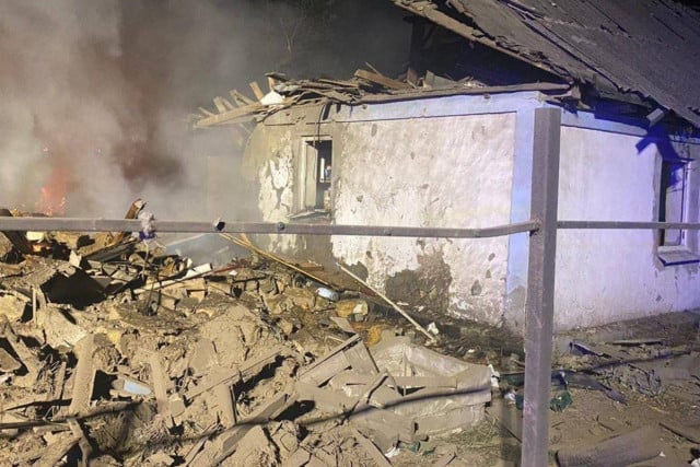 Разрушены почти 10 частных домов: оккупанты атаковали Днепропетровскую область