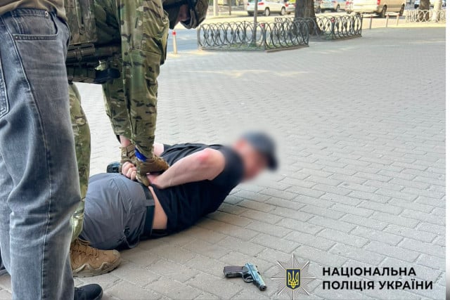 Криворожанин организовал наркоканал в Киев: полиция изъяла кокаин на 8 миллионов гривен